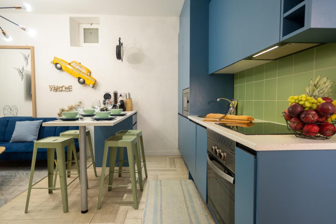 Cozy Apartment Puerta Del Sol & Private Patio Madryt Zewnętrze zdjęcie