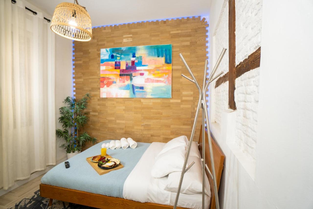 Cozy Apartment Puerta Del Sol & Private Patio Madryt Zewnętrze zdjęcie