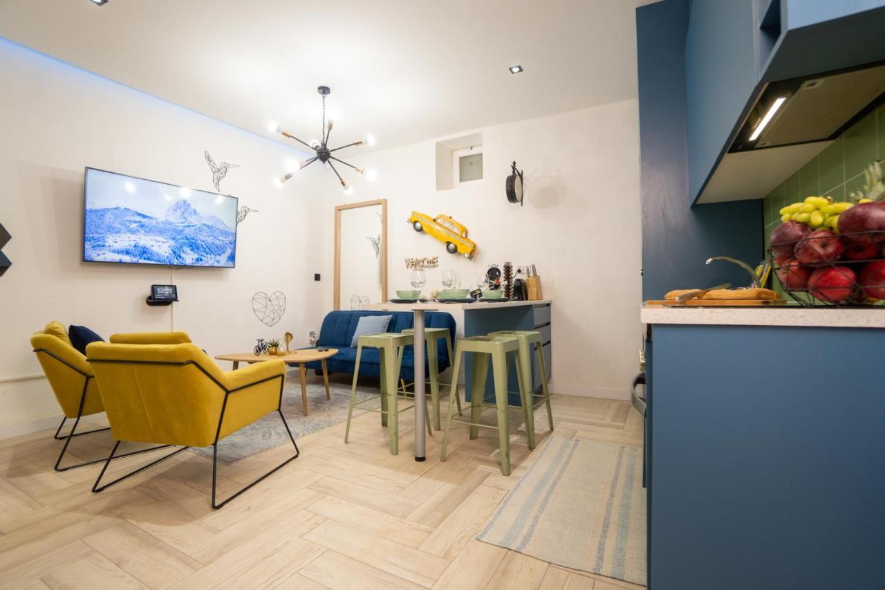 Cozy Apartment Puerta Del Sol & Private Patio Madryt Zewnętrze zdjęcie