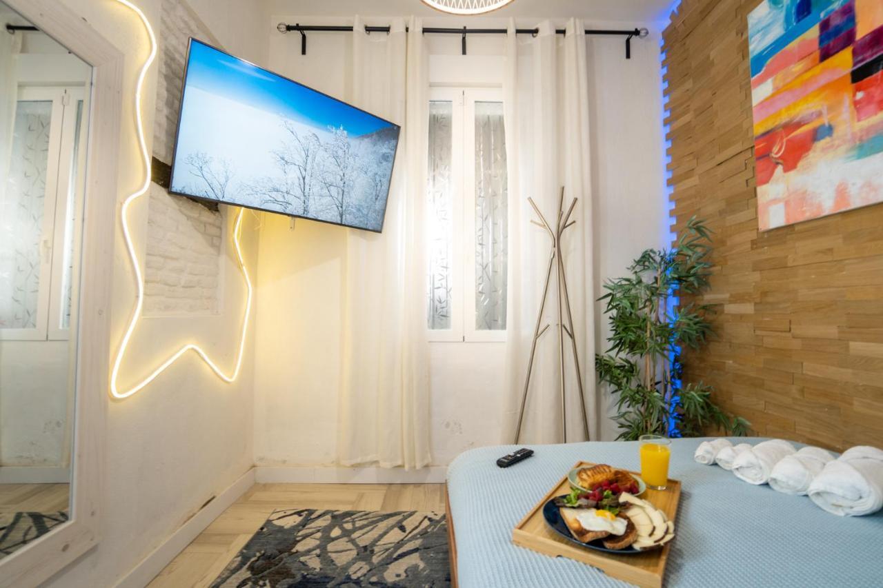 Cozy Apartment Puerta Del Sol & Private Patio Madryt Zewnętrze zdjęcie