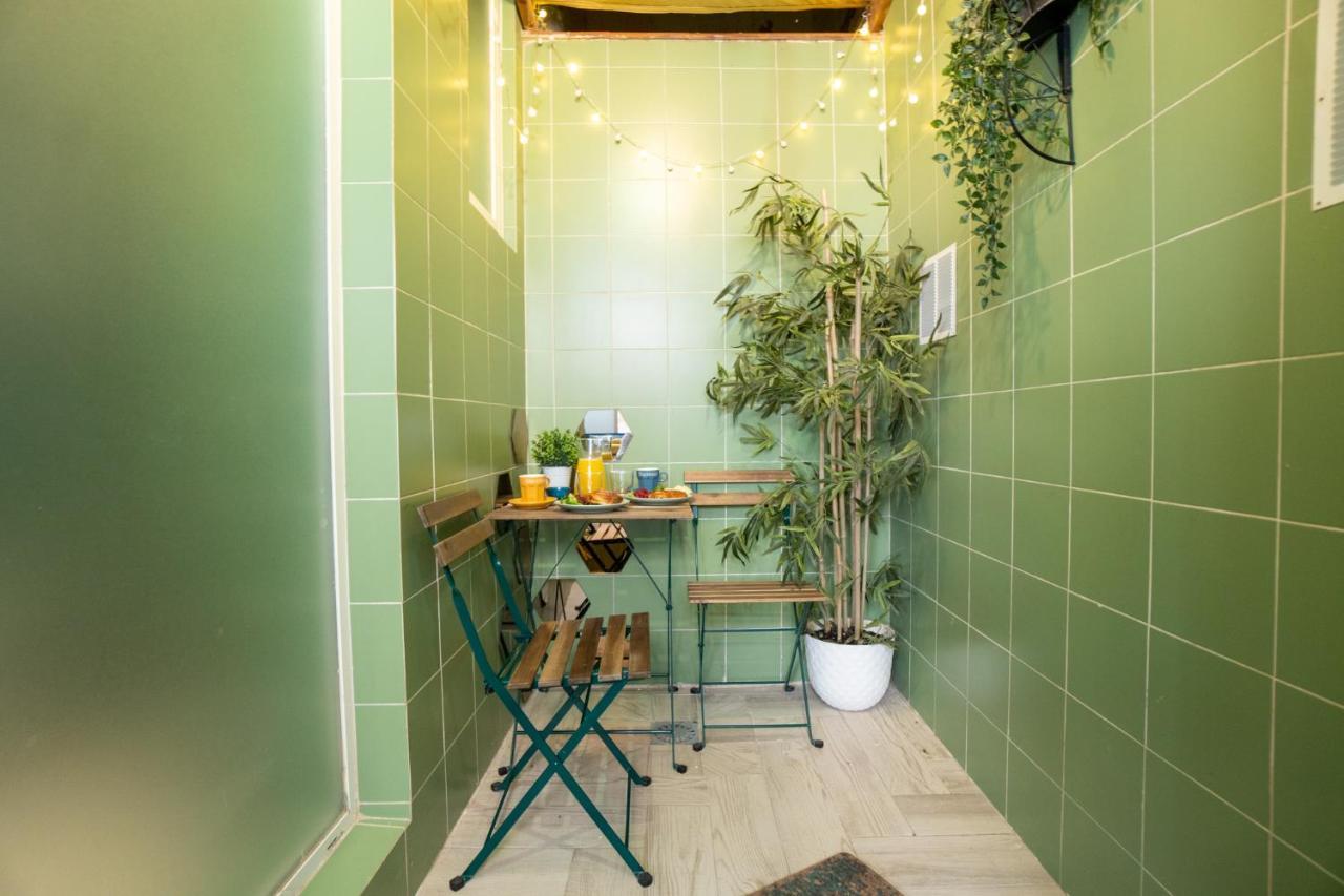 Cozy Apartment Puerta Del Sol & Private Patio Madryt Zewnętrze zdjęcie