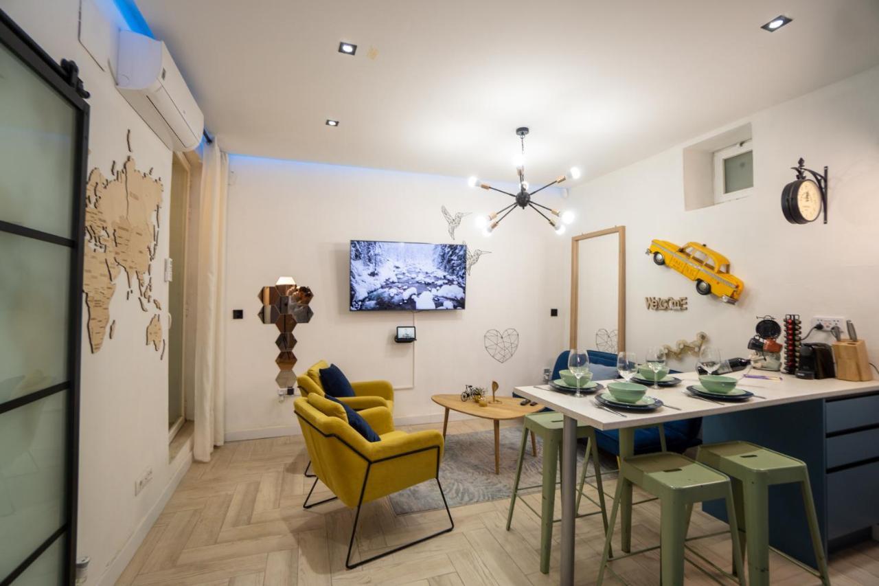 Cozy Apartment Puerta Del Sol & Private Patio Madryt Zewnętrze zdjęcie